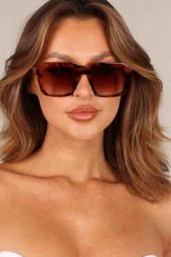 Lela Sunglasses - Tortoiseshell -Clothing Discount Shop petal and pup usa accessories lela sunglasses tortoiseshell one size 33210167132337