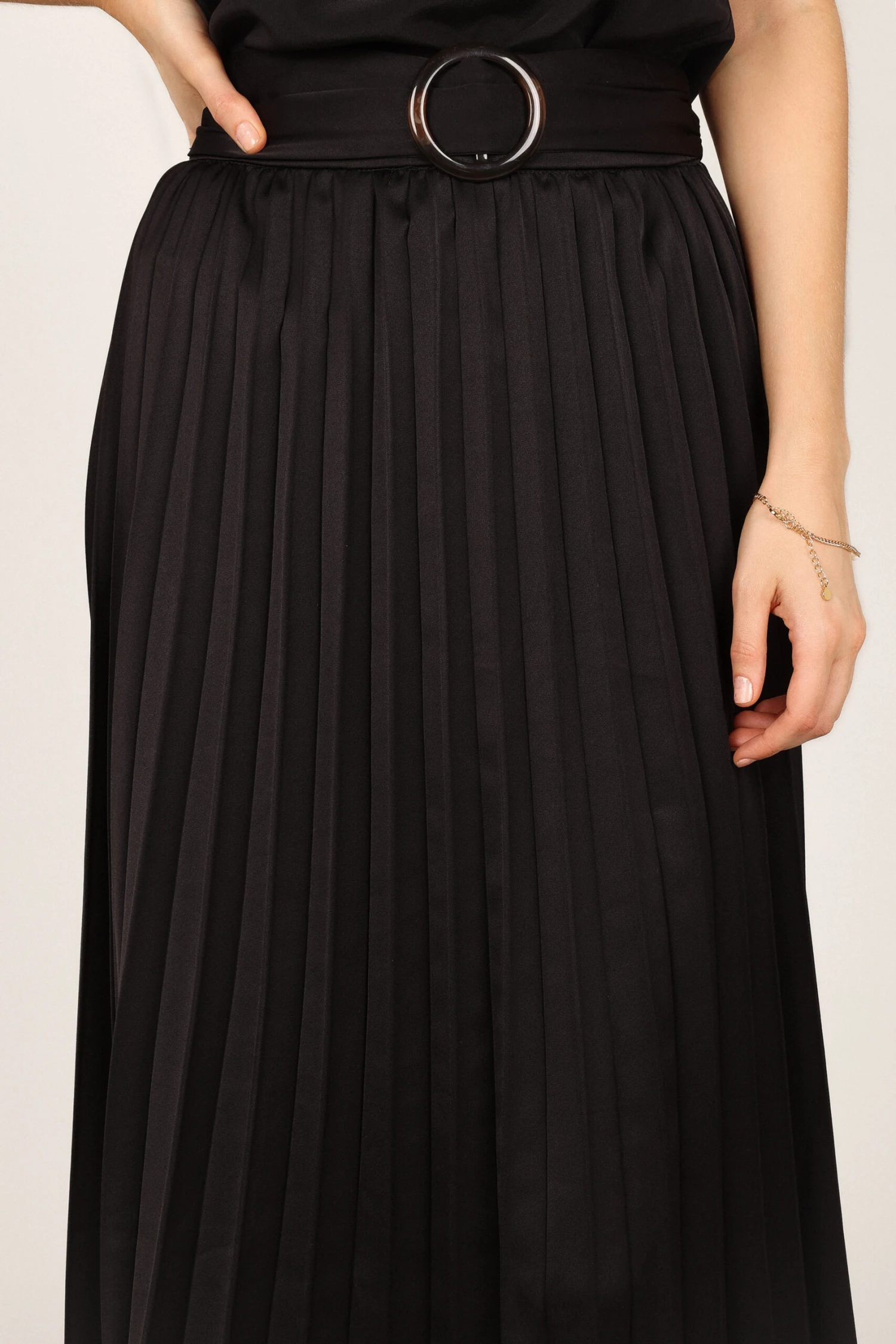 Anderson Pleat Midi Skirt - Black 4 Anderson Pleat Midi Skirt - Black - Image 2