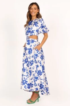Aminah Puff Sleeve Dress - Blue Floral 16 Aminah Puff Sleeve Dress - Blue Floral -Clothing Discount Shop petal and pup usa dresses aminah puff sleeve dress blue floral 33481579036849