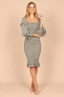 Bonita Shirred Frill Long Sleeve Bodycon Midi Dress - Sage Floral 14 Bonita Shirred Frill Long Sleeve Bodycon Midi Dress - Sage Floral -Clothing Discount Shop petal and pup usa dresses bonita shirred frill long sleeve bodycon midi dress sage floral 32439940120753