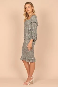Bonita Shirred Frill Long Sleeve Bodycon Midi Dress - Sage Floral 11 Bonita Shirred Frill Long Sleeve Bodycon Midi Dress - Sage Floral -Clothing Discount Shop petal and pup usa dresses bonita shirred frill long sleeve bodycon midi dress sage floral 32439940153521